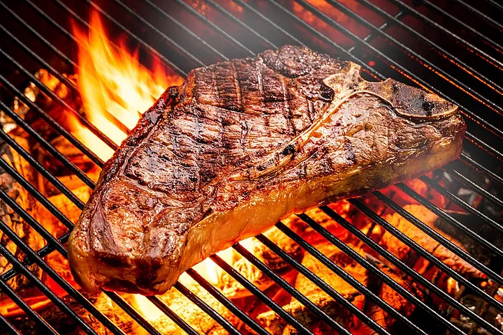 USDA Choice Angus Beef T-Bone Steak - 1.36-3.50 lbs - price per lb - Good &  Gather™